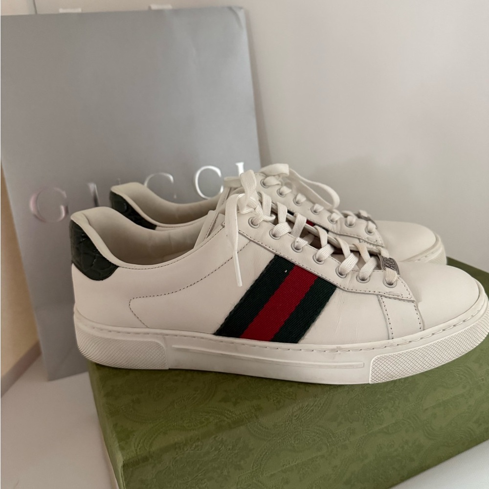 Woman’s Gucci Ace Sneaker -Size 38 with bag and box!